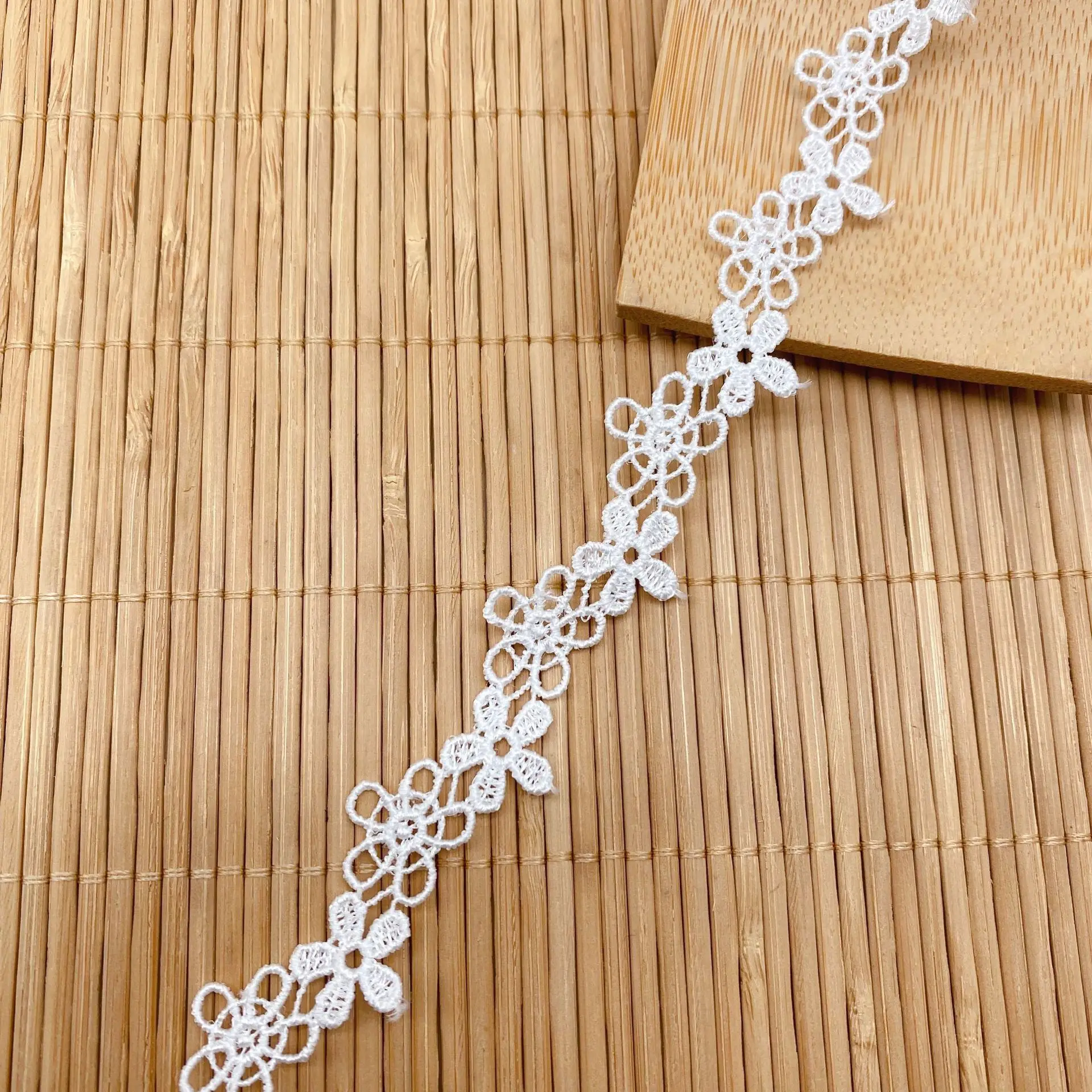 5Yards/הרבה חמוד חלול פרח תחרה, סרט חתוך DIY רקומה לתפירה השמלה קישוט